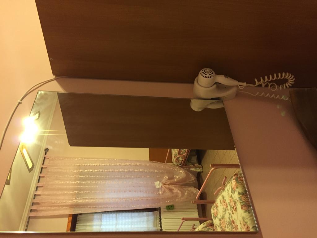 Albergo Anna Чампино Екстериор снимка