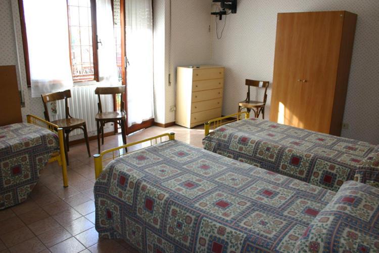 Albergo Anna Чампино Екстериор снимка