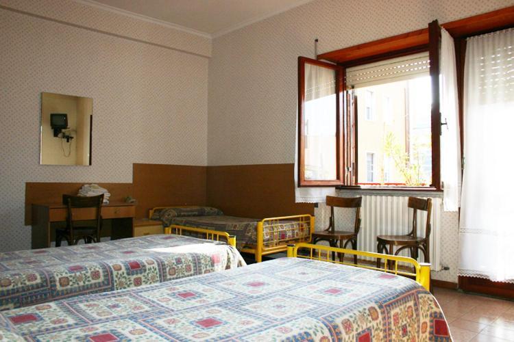 Albergo Anna Чампино Екстериор снимка